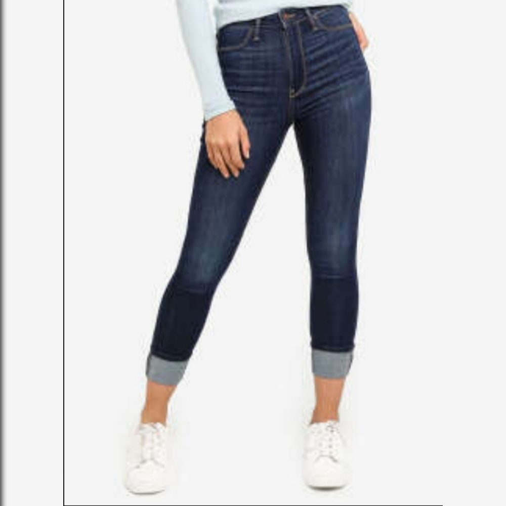 NWOT Hollister Ultra High Rise Crop Jean Legging